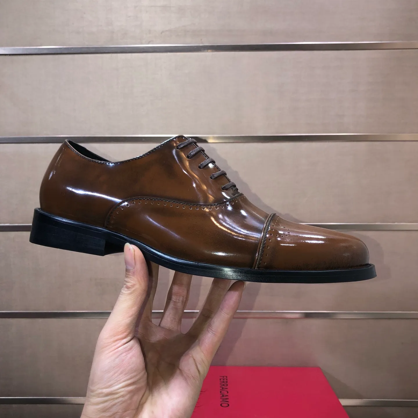 Men's shoes 💰540💰 [Ferragamo/Ferragamo] The latest model from the counter. Original imported high-quality cowhide with open sides + imported 🐂 cowhide lining + original luxury metal buckle + original combination outsole. Comparison is stress-free 38–45 (45 is custom-made and cannot be returned or exchanged)